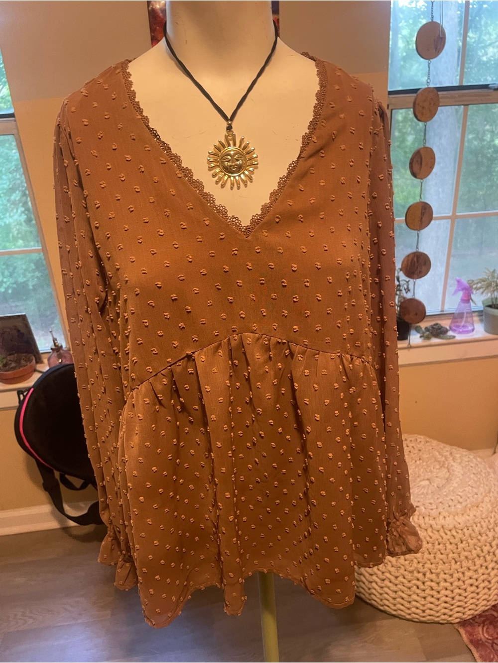 ANDREE BY UNIT Brown Textured V-Neck Peplum Blouse